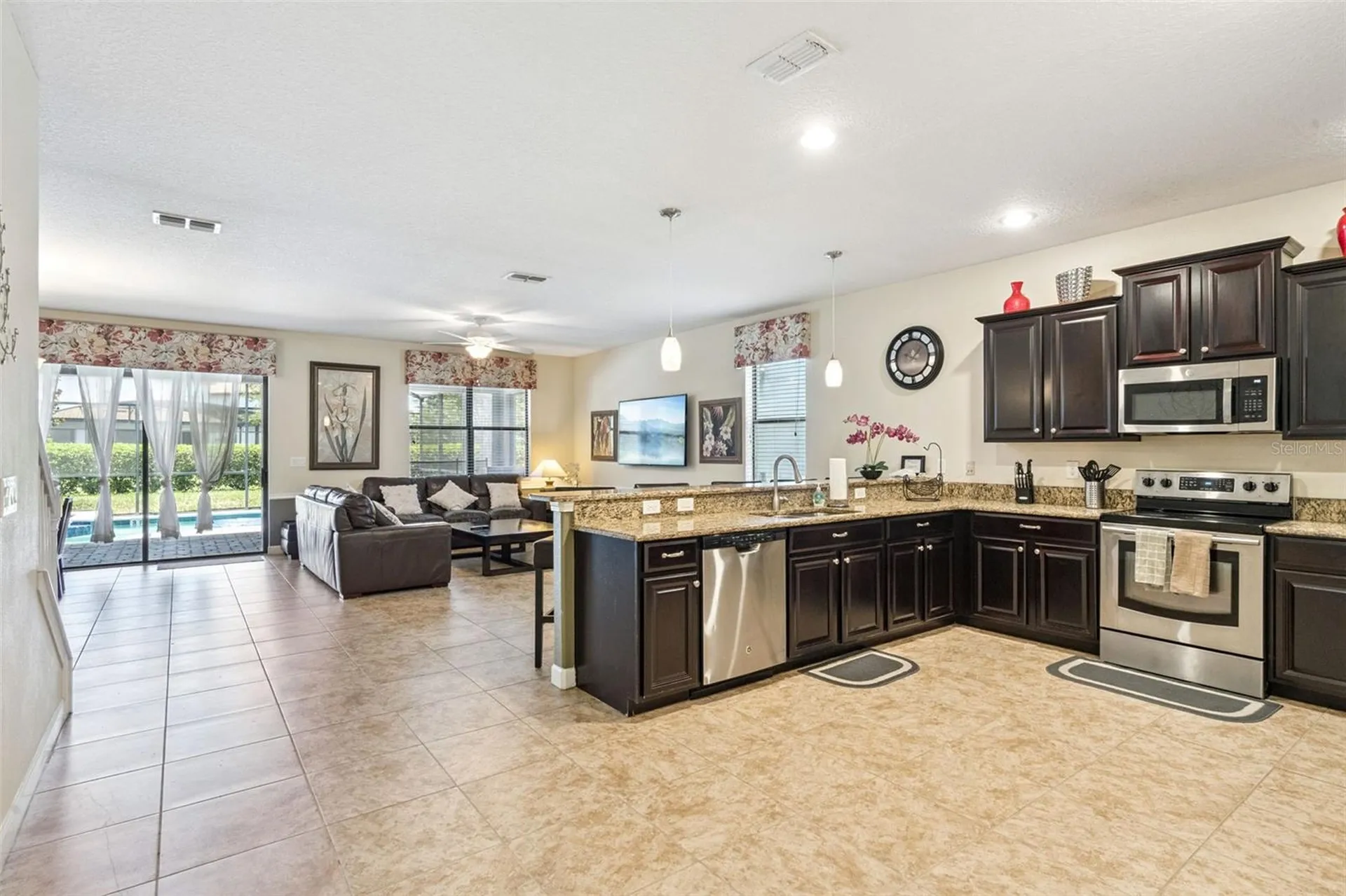 1420 Moon Valley Davenport FL 33896