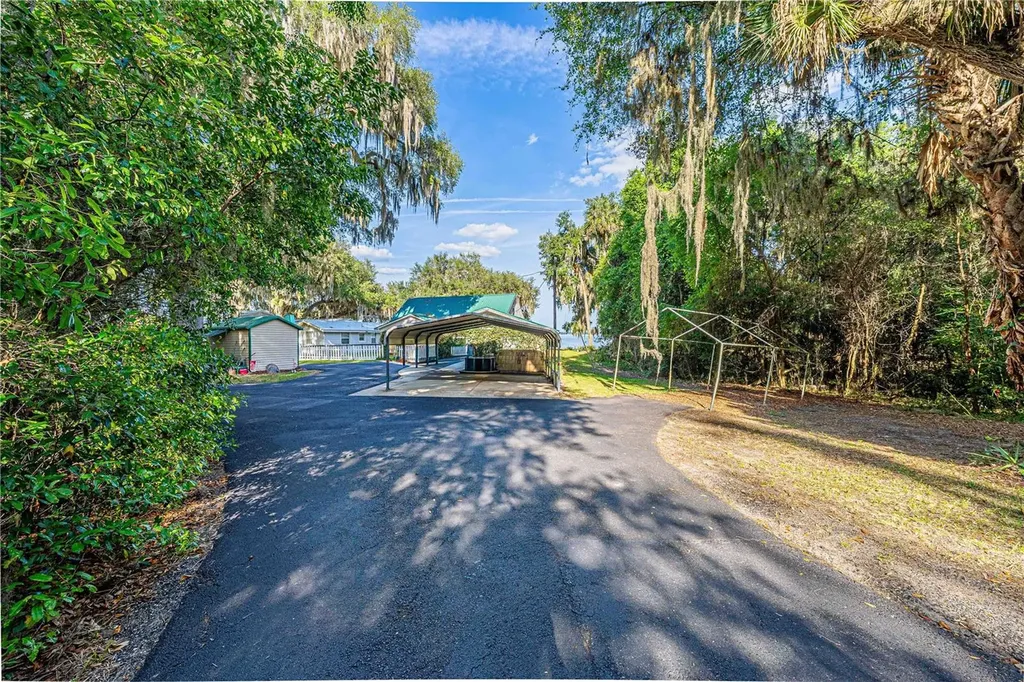 11690 SE 132nd Street Road Ocklawaha FL 32179