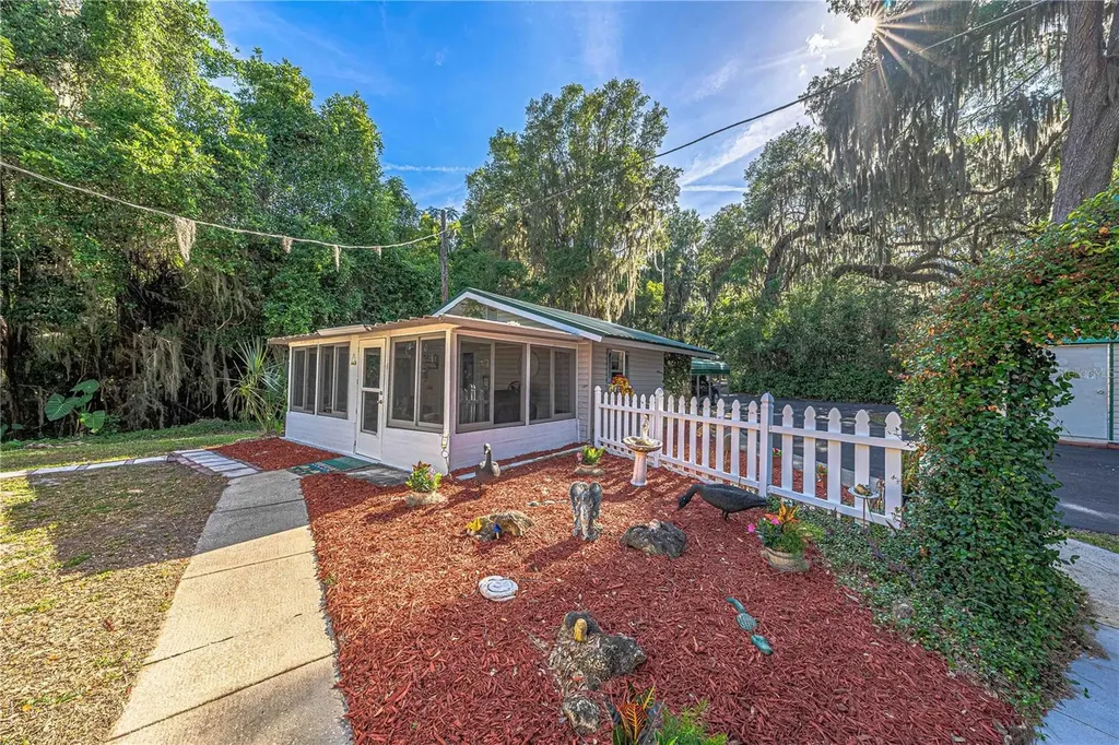 11690 SE 132nd Street Road Ocklawaha FL 32179
