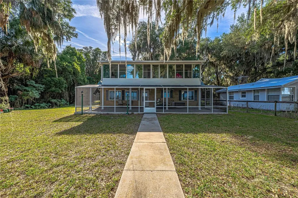 11690 SE 132nd Street Road Ocklawaha FL 32179