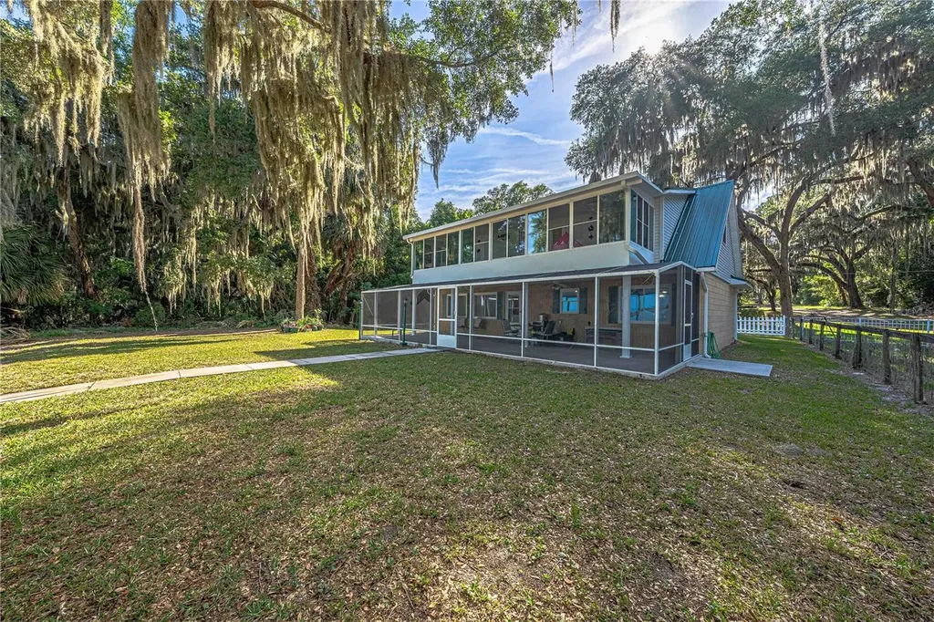 11690 SE 132nd Street Road Ocklawaha FL 32179