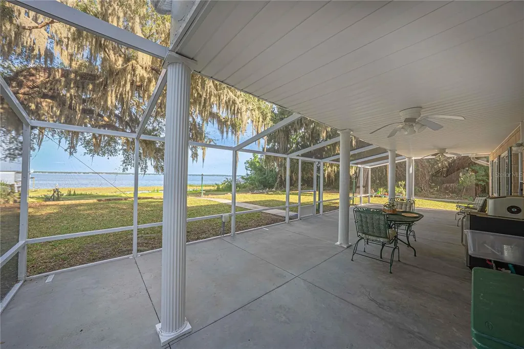 11690 SE 132nd Street Road Ocklawaha FL 32179