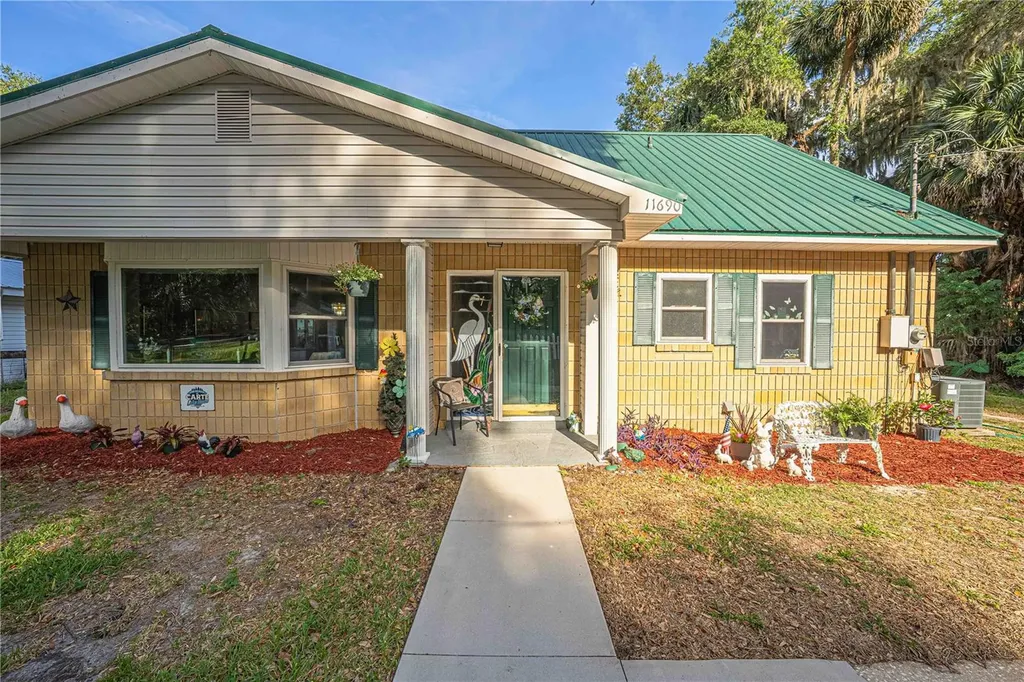11690 SE 132nd Street Road Ocklawaha FL 32179