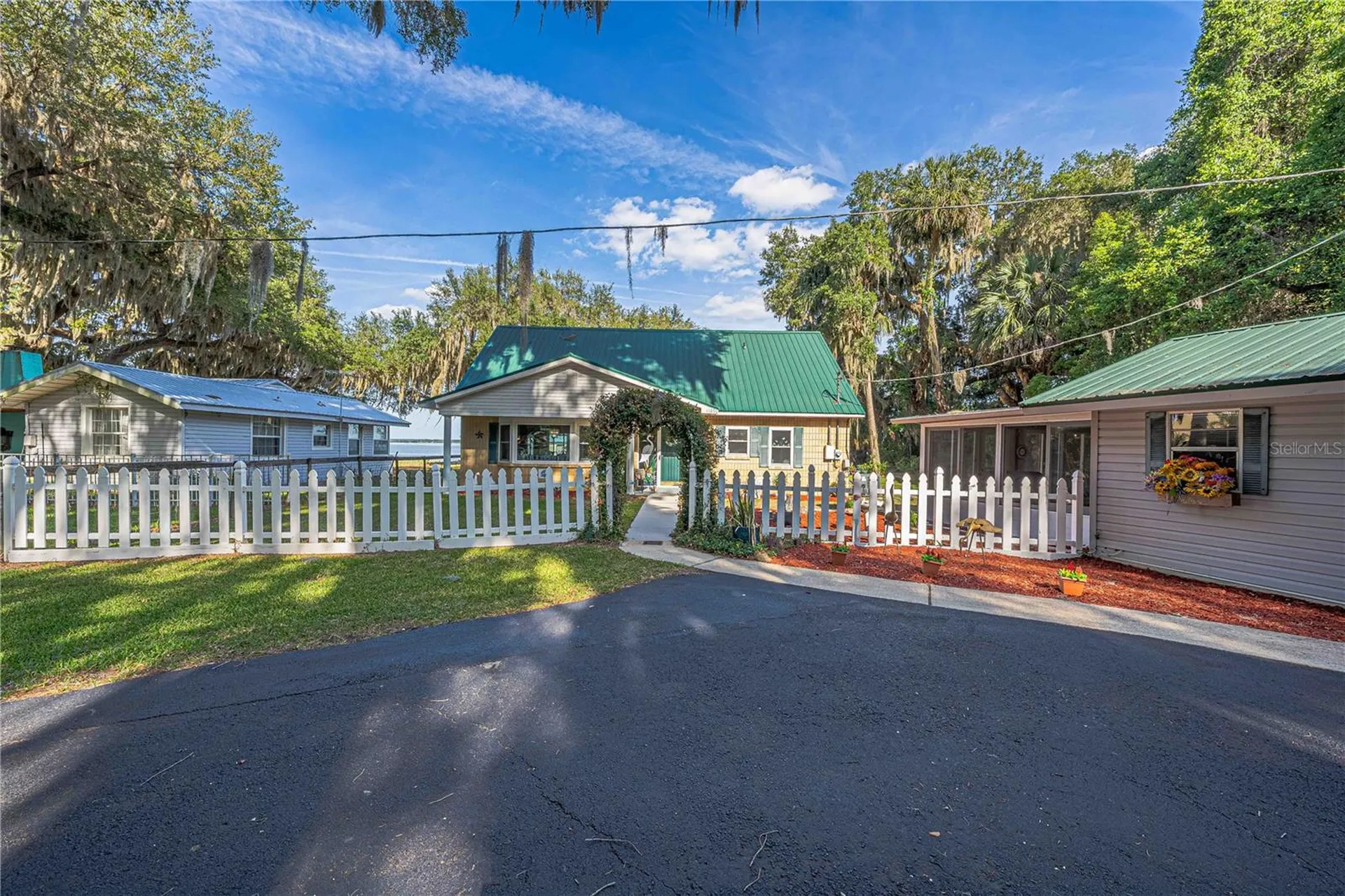 11690 SE 132nd Street Road Ocklawaha FL 32179