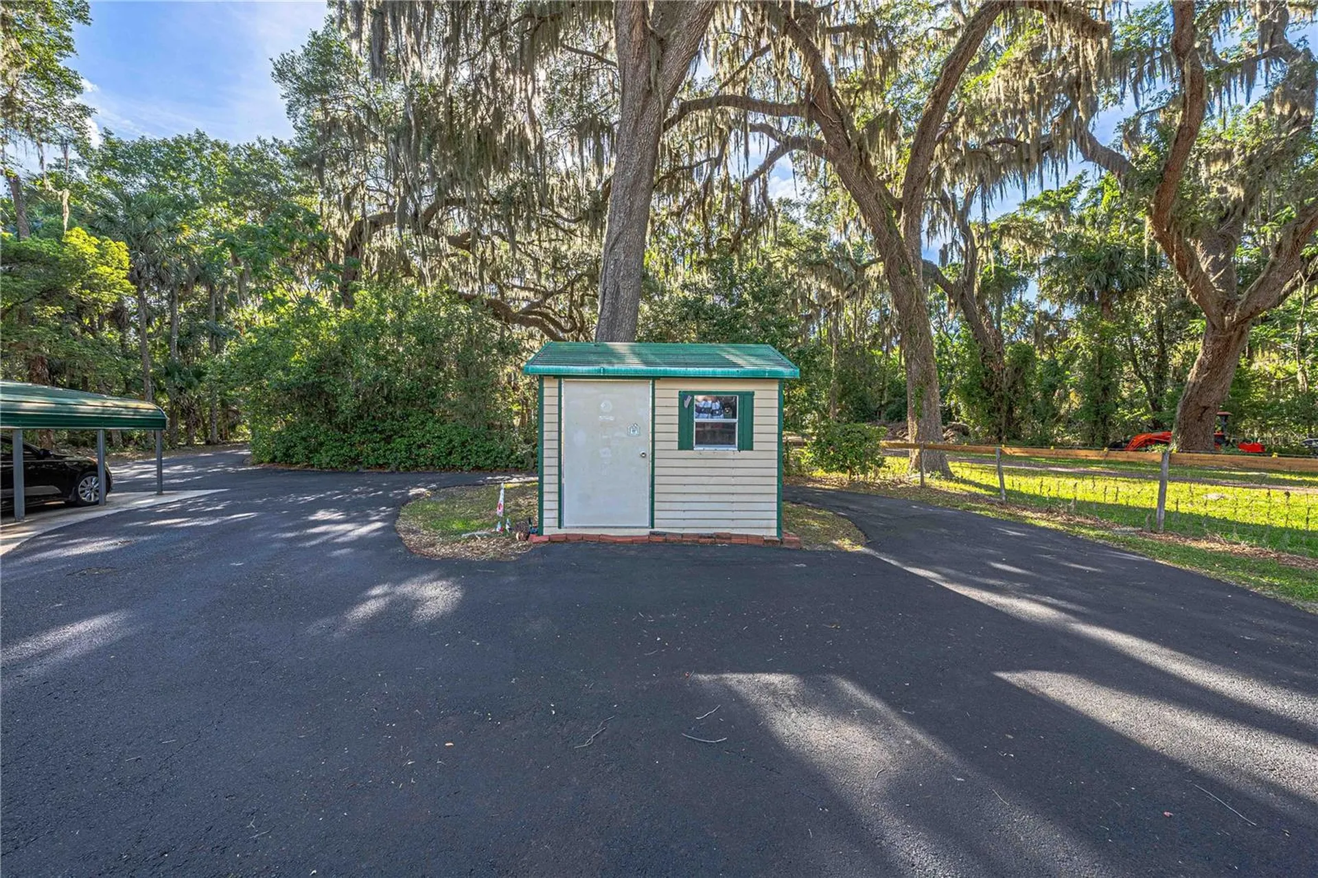 11690 SE 132nd Street Road Ocklawaha FL 32179
