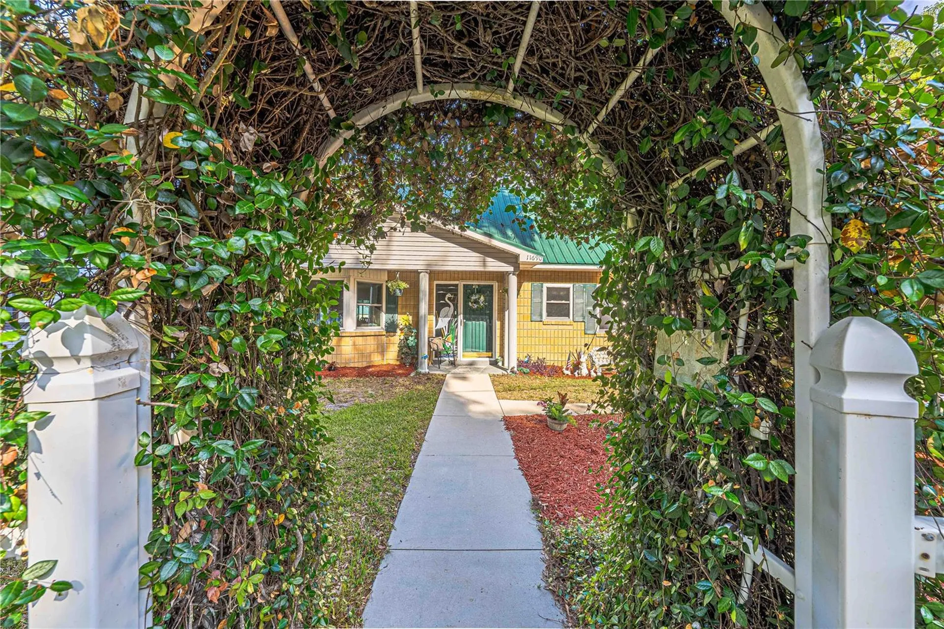11690 SE 132nd Street Road Ocklawaha FL 32179
