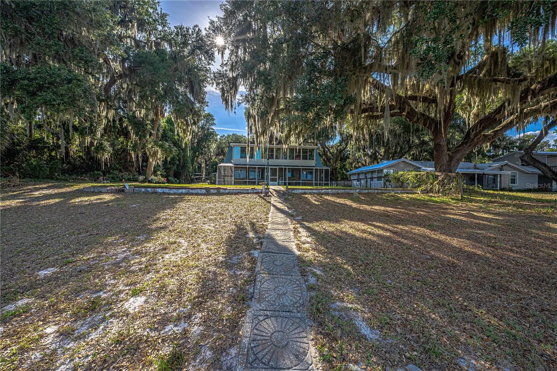 11690 SE 132nd Street Road Ocklawaha FL 32179