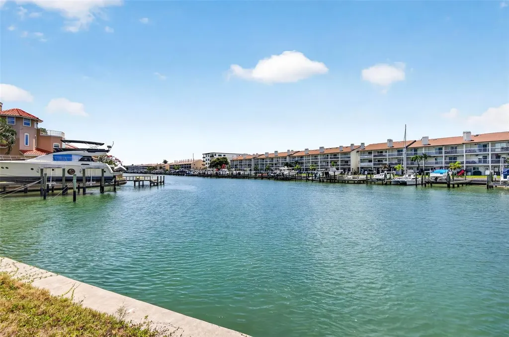 1 1st Avenue S Tierra Verde FL 33715