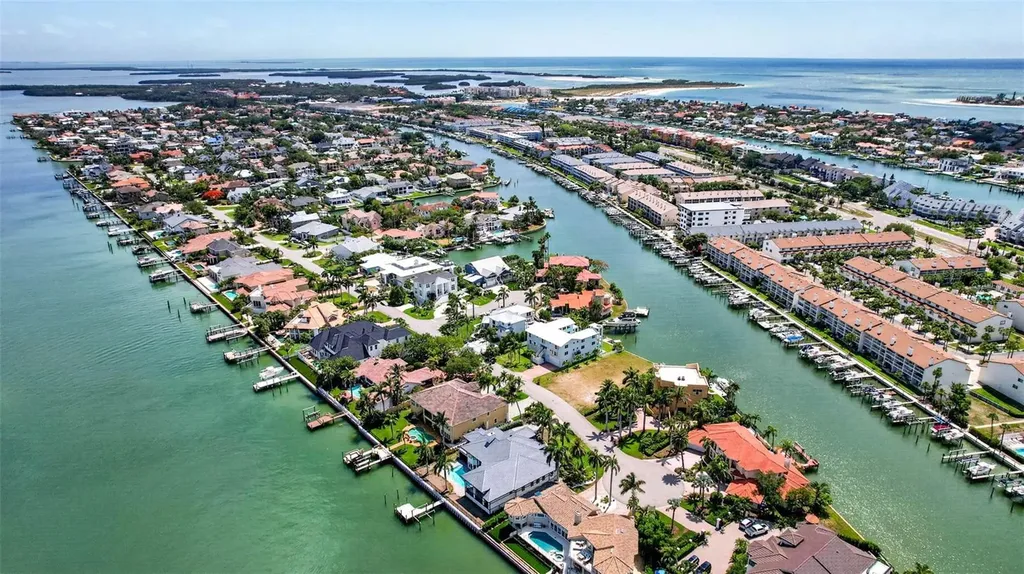 1 1st Avenue S Tierra Verde FL 33715