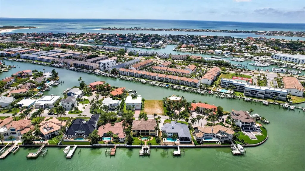 1 1st Avenue S Tierra Verde FL 33715