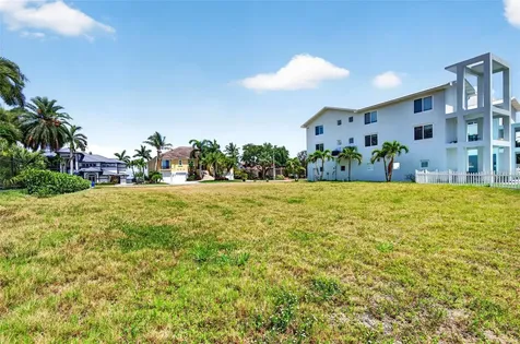 1 1st Avenue S Tierra Verde FL 33715