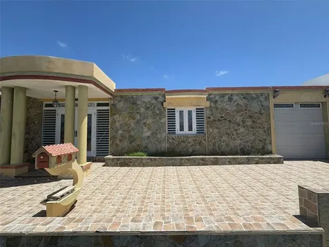 4205 Urb Villa Del Carmen Avenue Constancia Ponce PR 00731