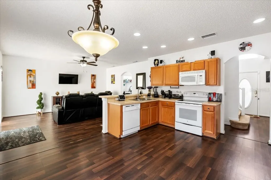2074 Rio Grande Canyon Loop Kissimmee FL 34759