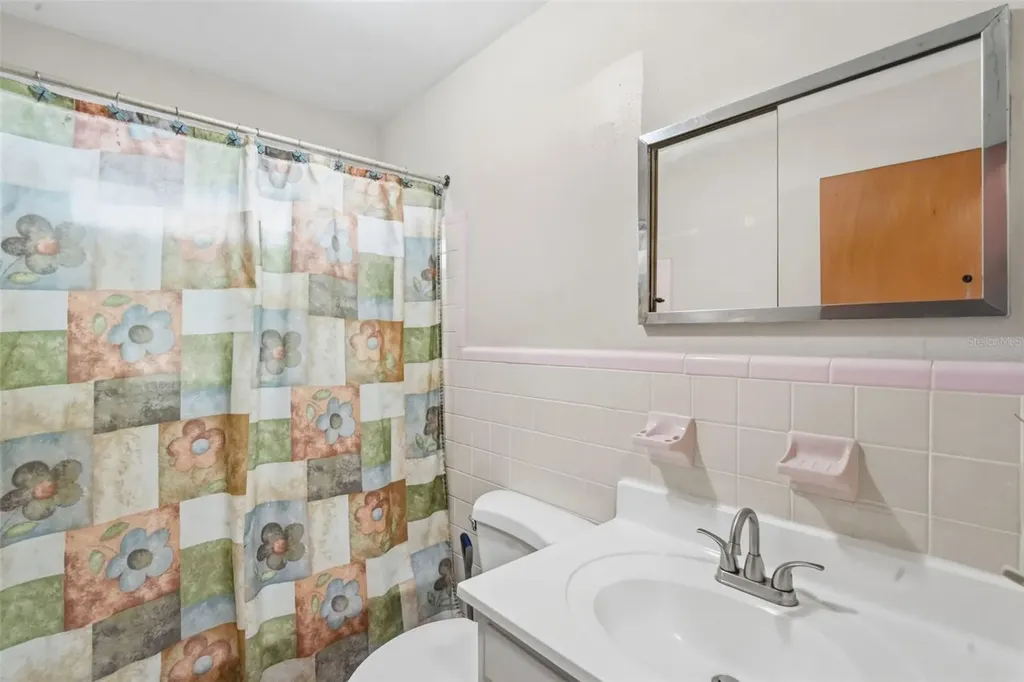 1713 Pine Avenue Deland FL 32724