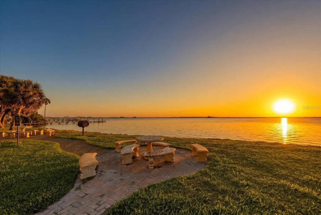 1101 Victoria Drive Dunedin FL 34698