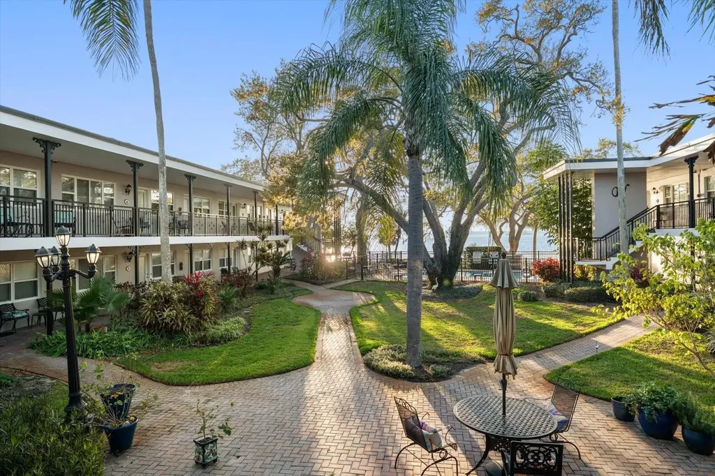 1101 Victoria Drive Dunedin FL 34698