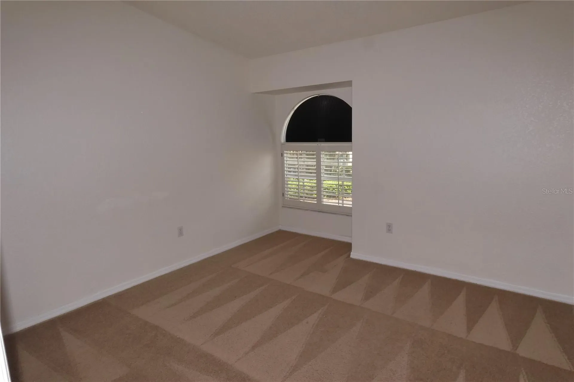 617 Segovia Court NE St Petersburg FL 33703