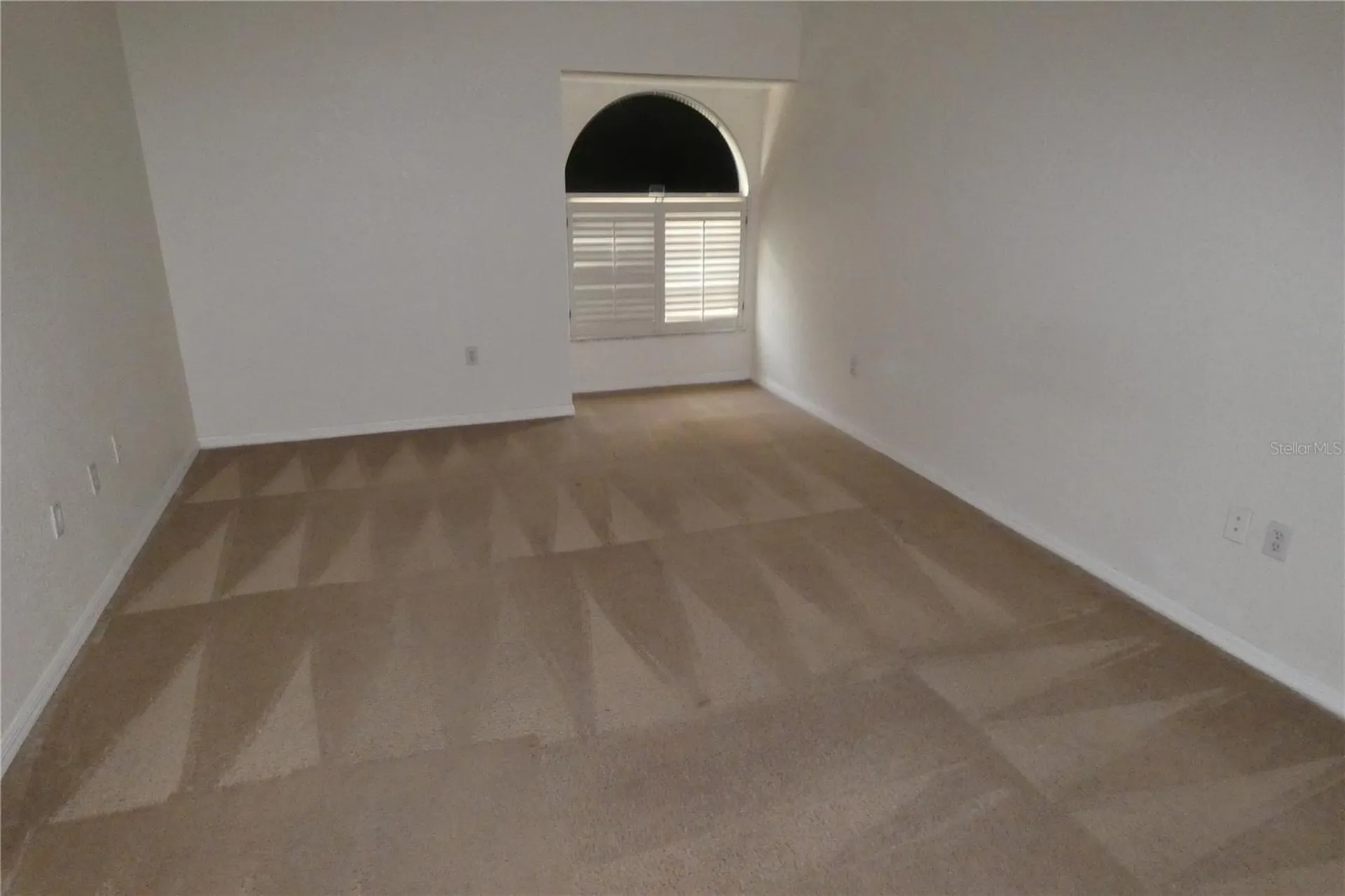 617 Segovia Court NE St Petersburg FL 33703