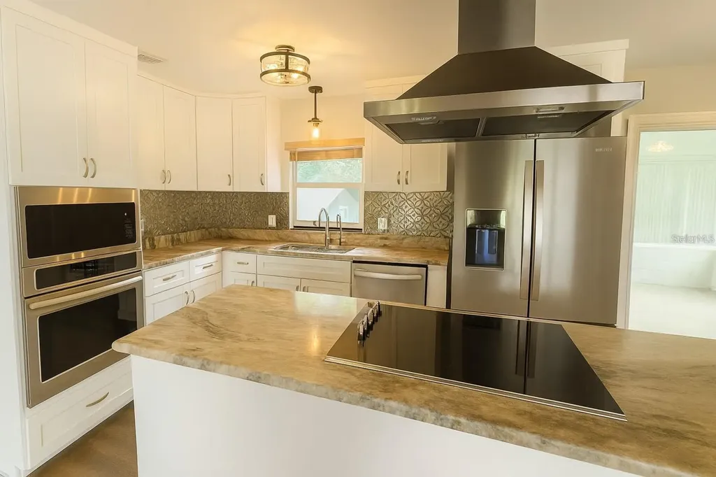2304 Country Club Road Eustis FL 32726