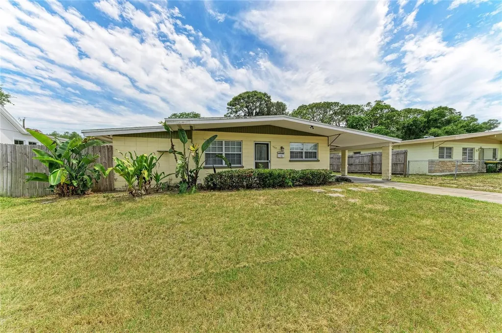 2564 Wood Street Sarasota FL 34237
