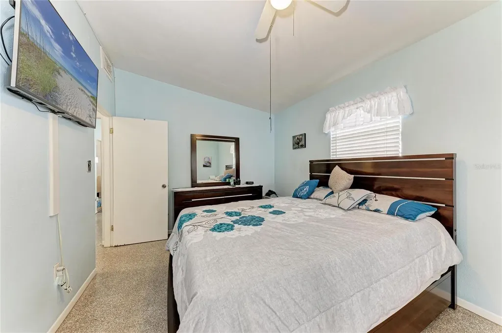 2564 Wood Street Sarasota FL 34237