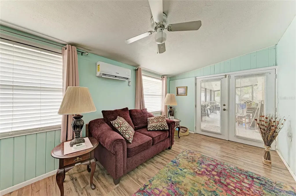 2564 Wood Street Sarasota FL 34237