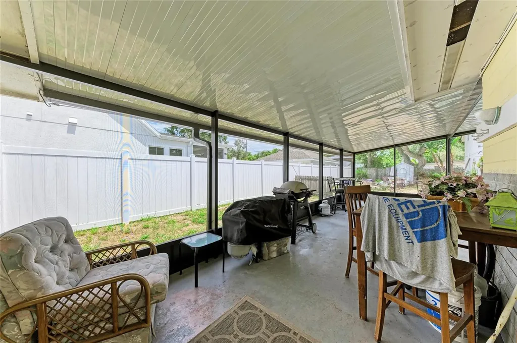 2564 Wood Street Sarasota FL 34237