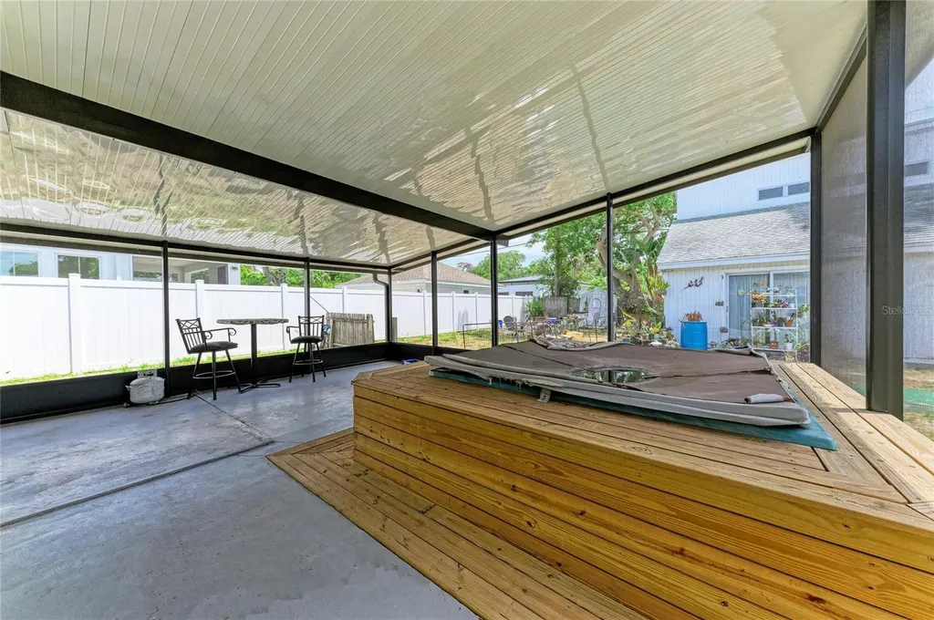 2564 Wood Street Sarasota FL 34237