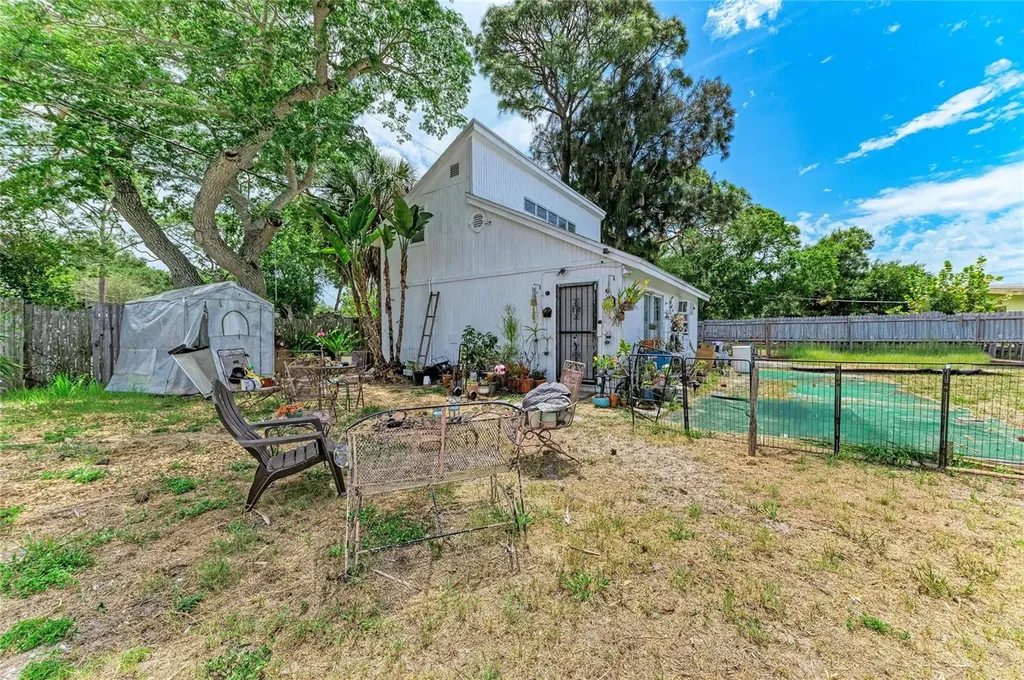 2564 Wood Street Sarasota FL 34237