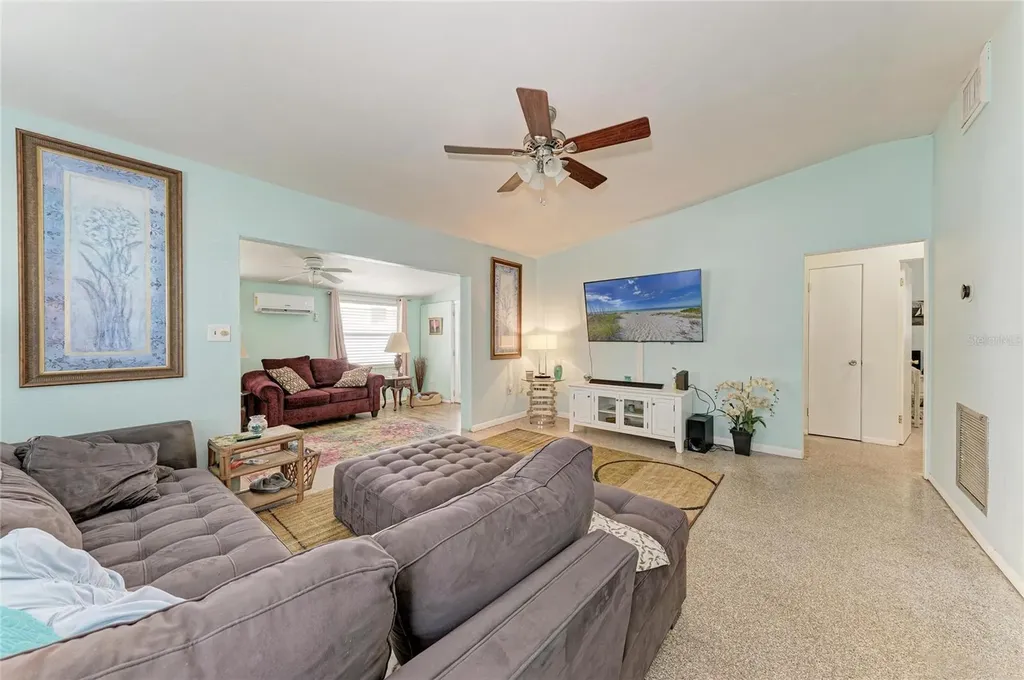 2564 Wood Street Sarasota FL 34237