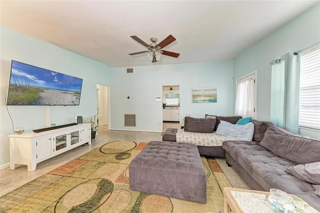 2564 Wood Street Sarasota FL 34237