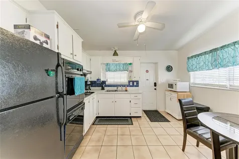 2564 Wood Street Sarasota FL 34237