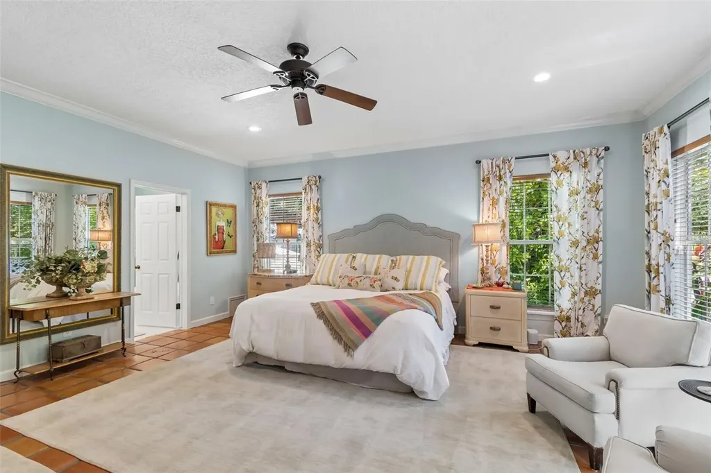 2941 W Bayshore Court Tampa FL 33611