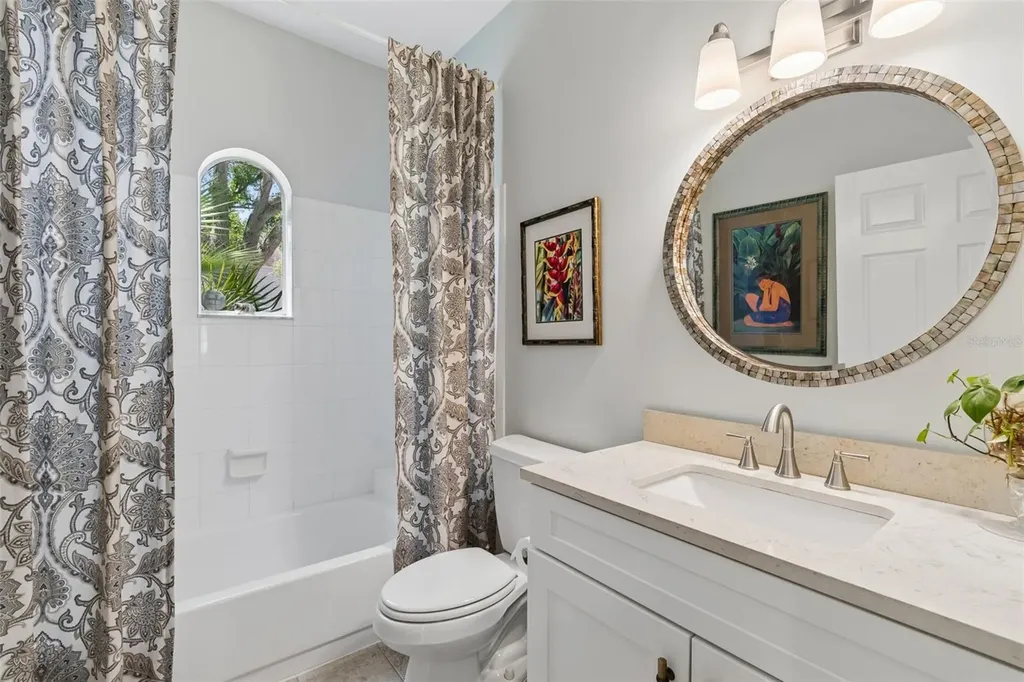 2941 W Bayshore Court Tampa FL 33611