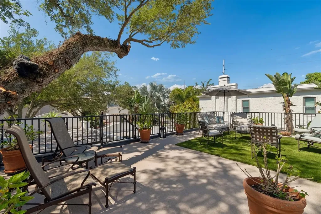 2941 W Bayshore Court Tampa FL 33611