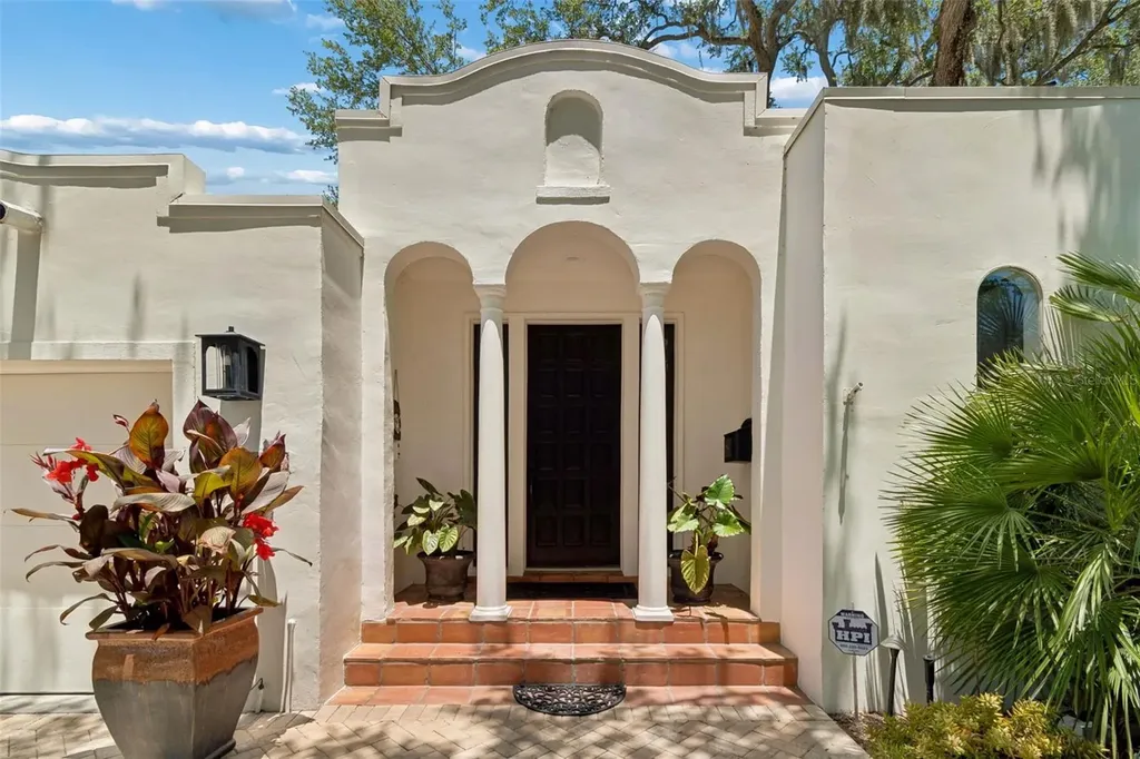 2941 W Bayshore Court Tampa FL 33611