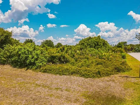 18 Donlon Drive Rotonda West FL 33947