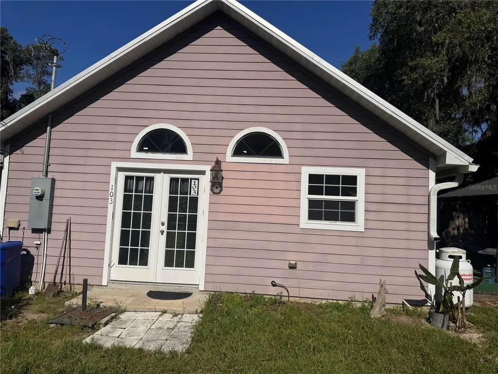 103 Grove Street Melrose FL 32666
