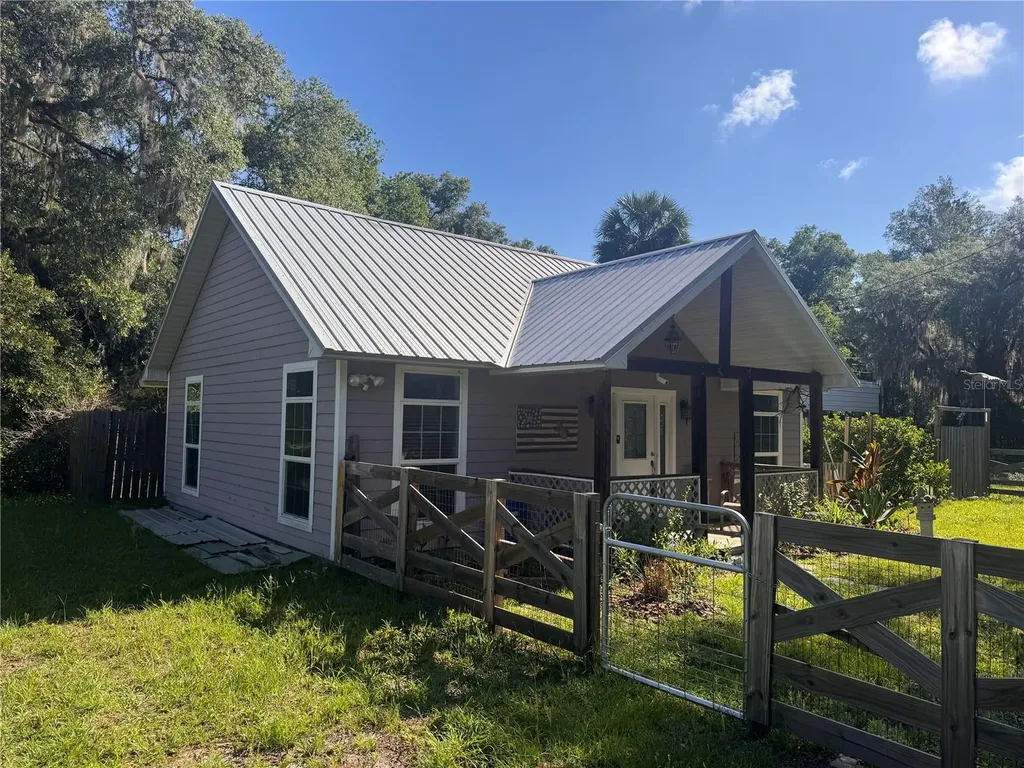 103 Grove Street Melrose FL 32666