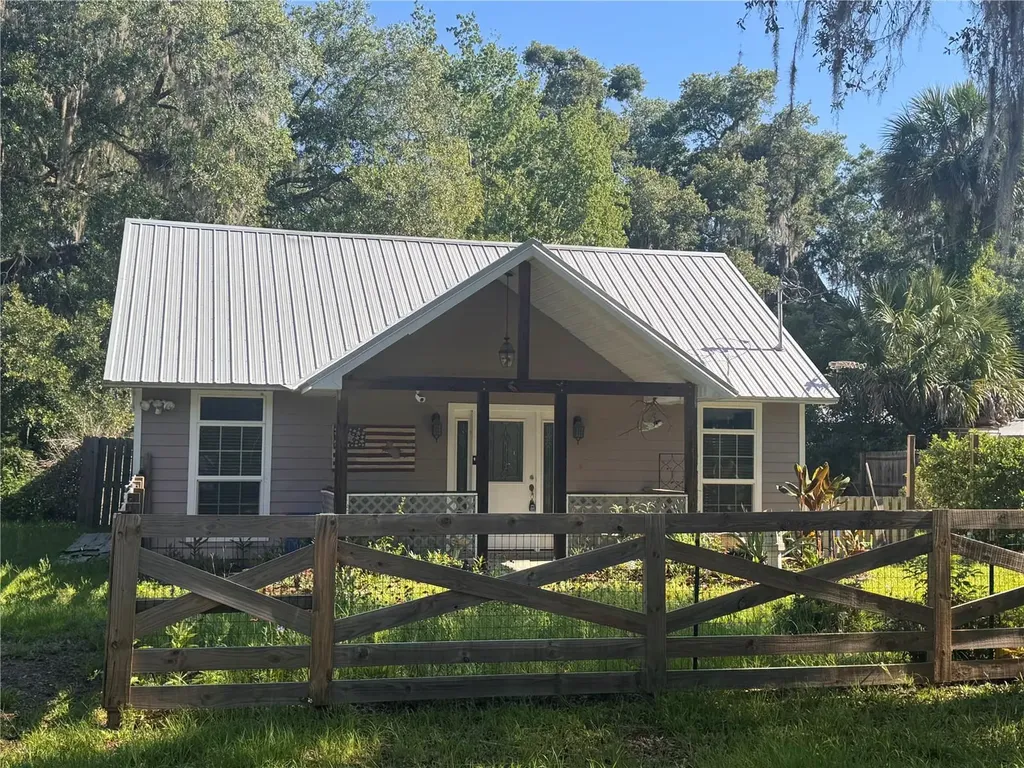 103 Grove Street Melrose FL 32666