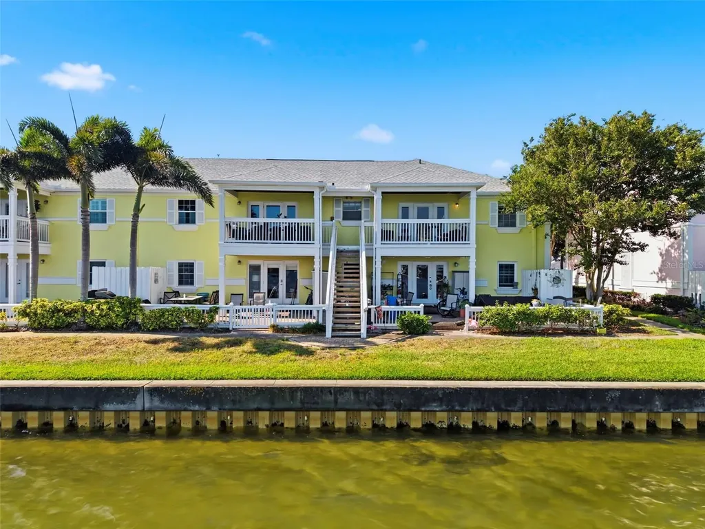 201 Pompano Drive SE St Petersburg FL 33705
