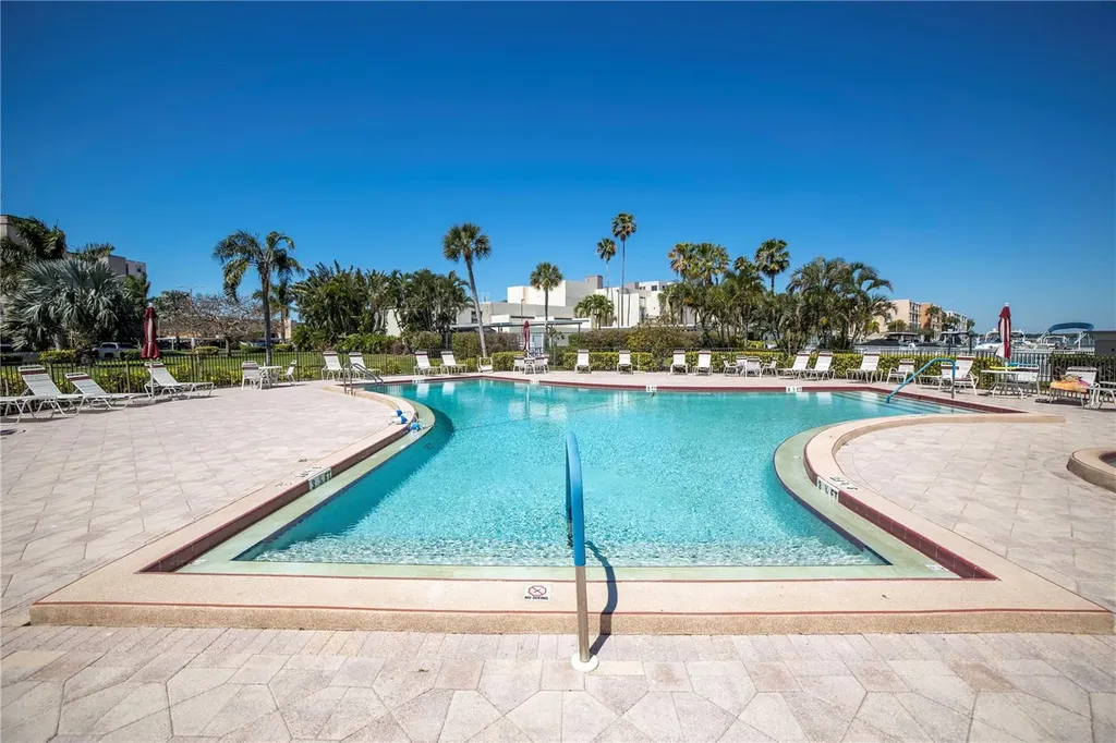 7300 Sun Island Drive S South Pasadena FL 33707