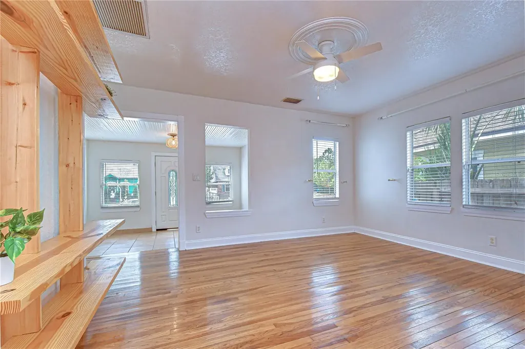 3653 2nd Avenue N St Petersburg FL 33713