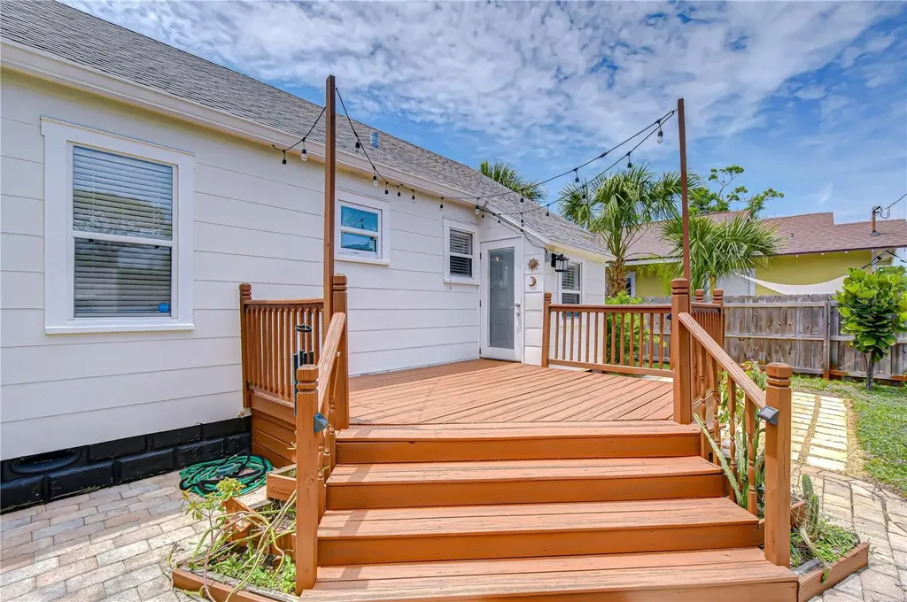 3653 2nd Avenue N St Petersburg FL 33713