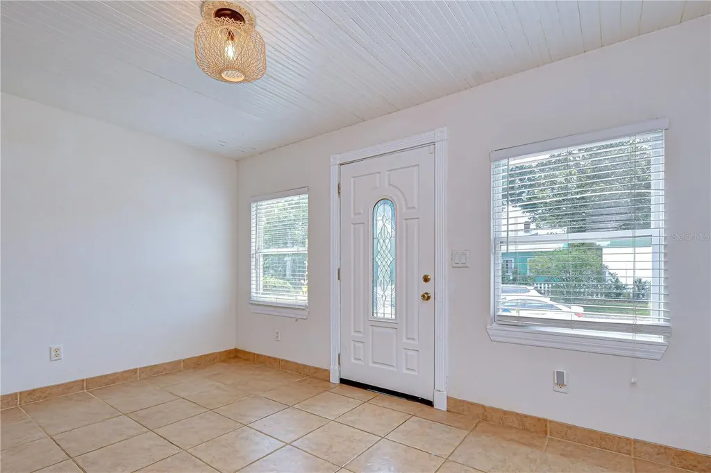 3653 2nd Avenue N St Petersburg FL 33713