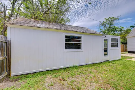 3653 2nd Avenue N St Petersburg FL 33713