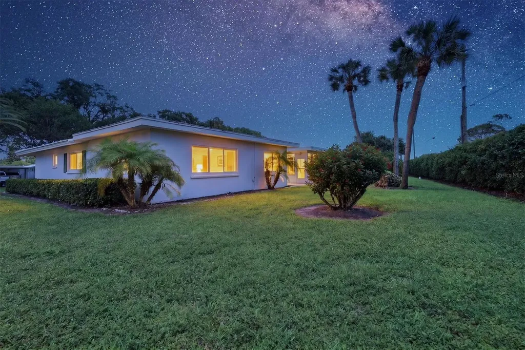 4208 Roxane Boulevard Sarasota FL 34235