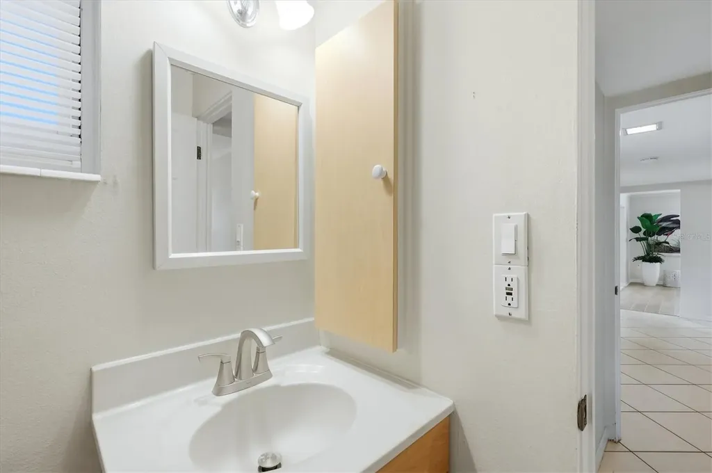 4208 Roxane Boulevard Sarasota FL 34235