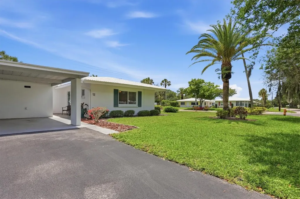4208 Roxane Boulevard Sarasota FL 34235