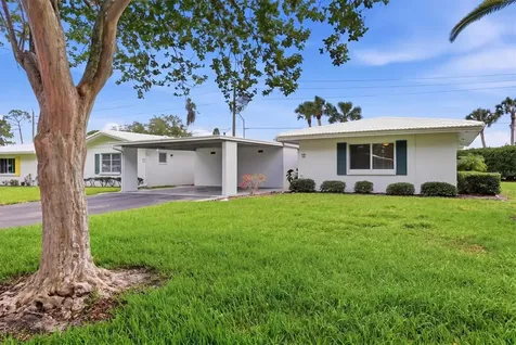 4208 Roxane Boulevard Sarasota FL 34235